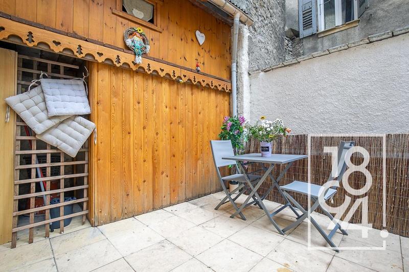 Maison - 182 m² - 8 pièces