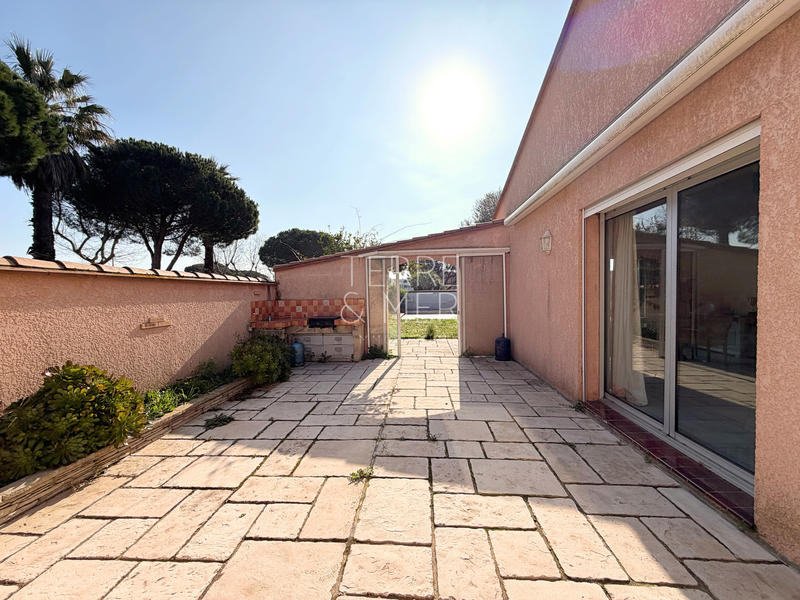 Maison - 240 m² - 7 pièces