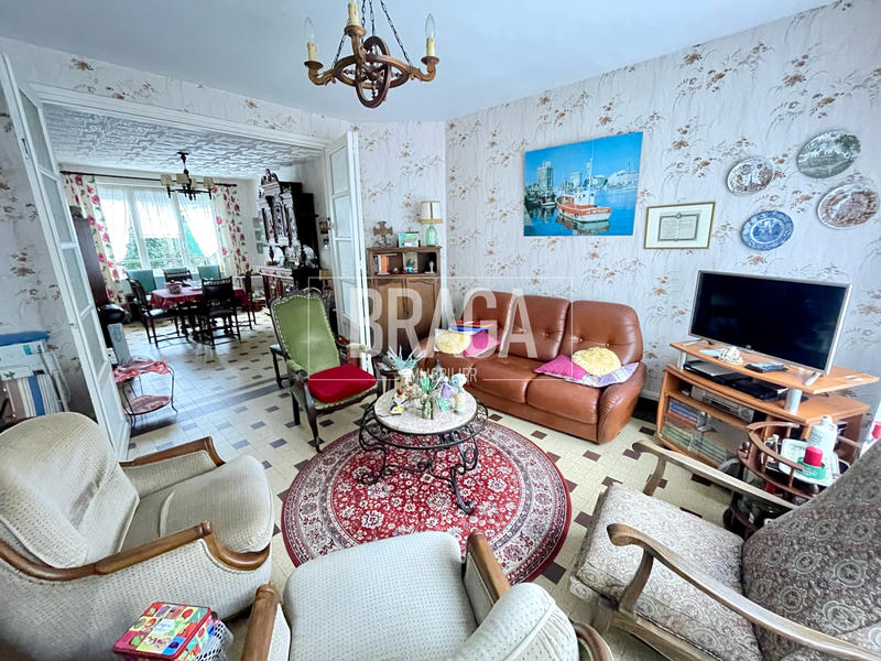 Maison - 149 m² - 9 pièces