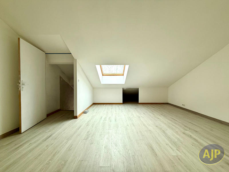 Maison - 84 m² - 4 pièces