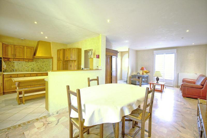 Maison - 140 m² - 6 pièces