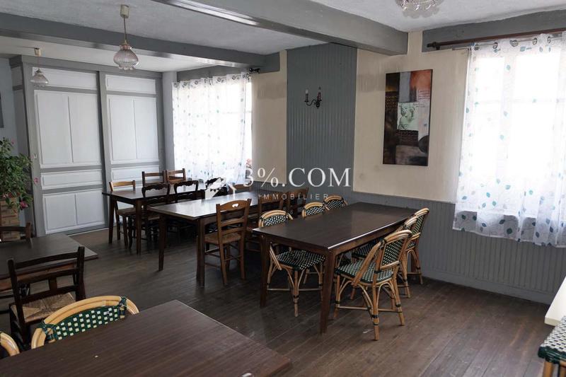 Maison - 234 m² - 11 pièces