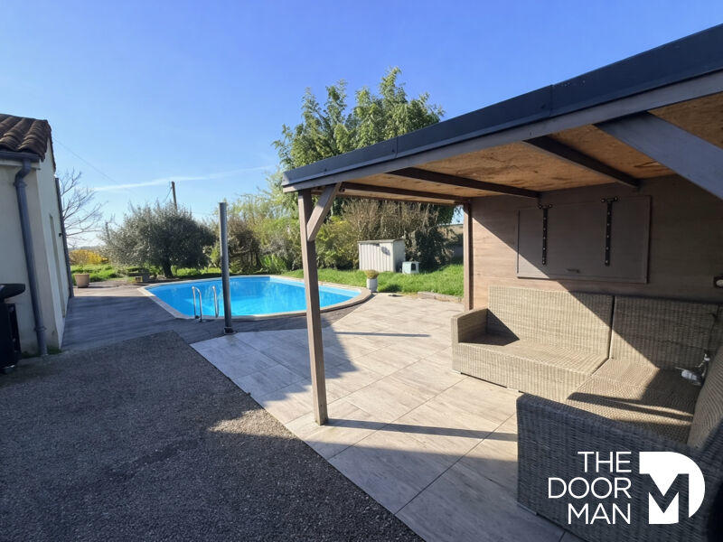 Maison - 249 m² - 7 pièces