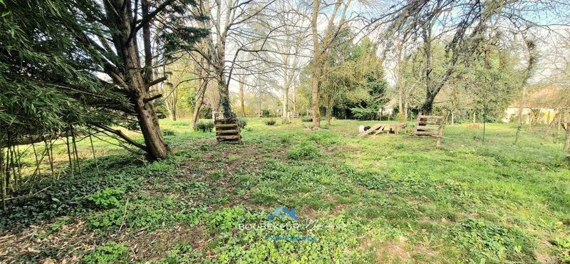 Terrain constructible - 2 334 m²