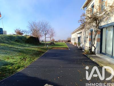 Maison - 265 m² - 9 pièces