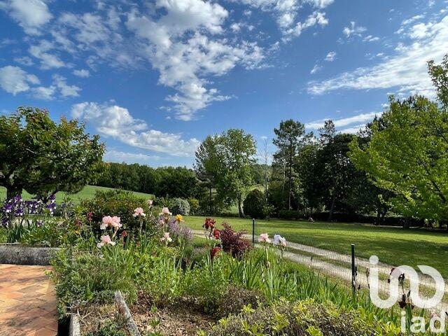 Maison - 200 m² - 5 pièces