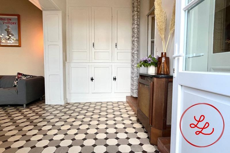 Maison bourgeoise - 240 m² - 9 pièces