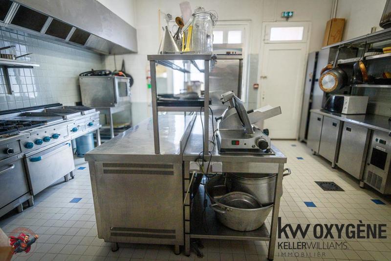 Local commercial - 700 m² - 20 pièces