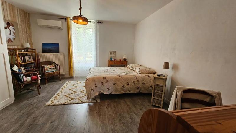 Maison - 285 m² - 11 pièces