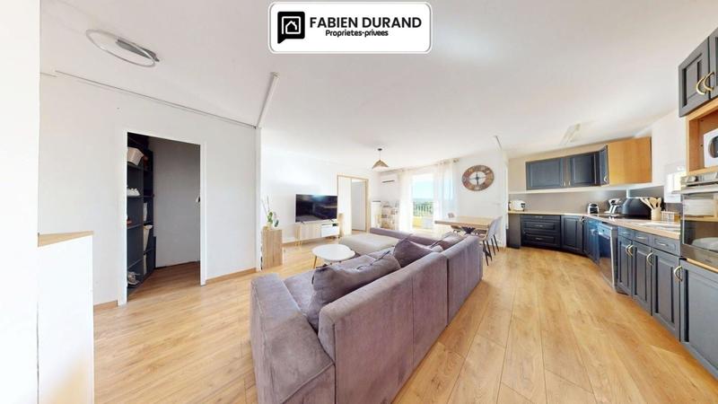 Appartement - 80 m² - 4 pièces