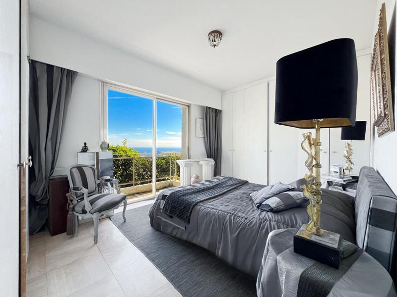 Villa - 272 m² - 6 pièces