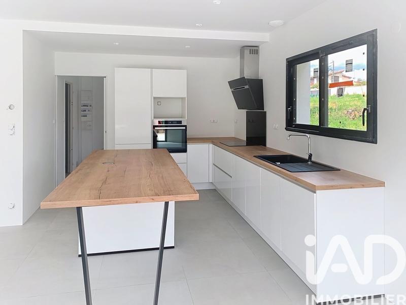 Maison - 140 m² - 5 pièces