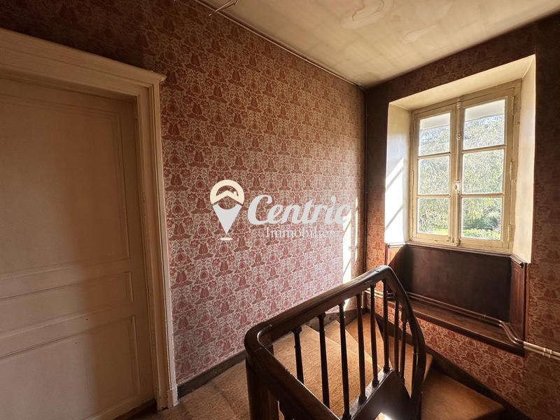 Maison ancienne - 230 m² - 8 pièces