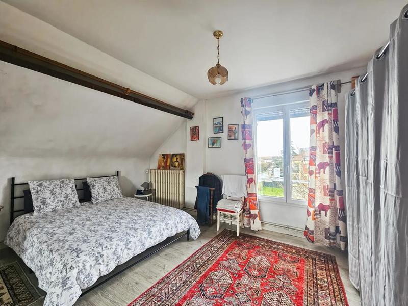 Maison - 260 m² - 10 pièces