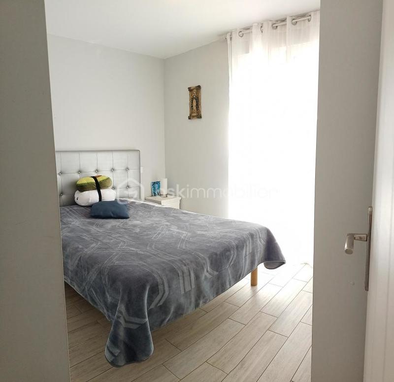 Maison - 201 m² - 8 pièces