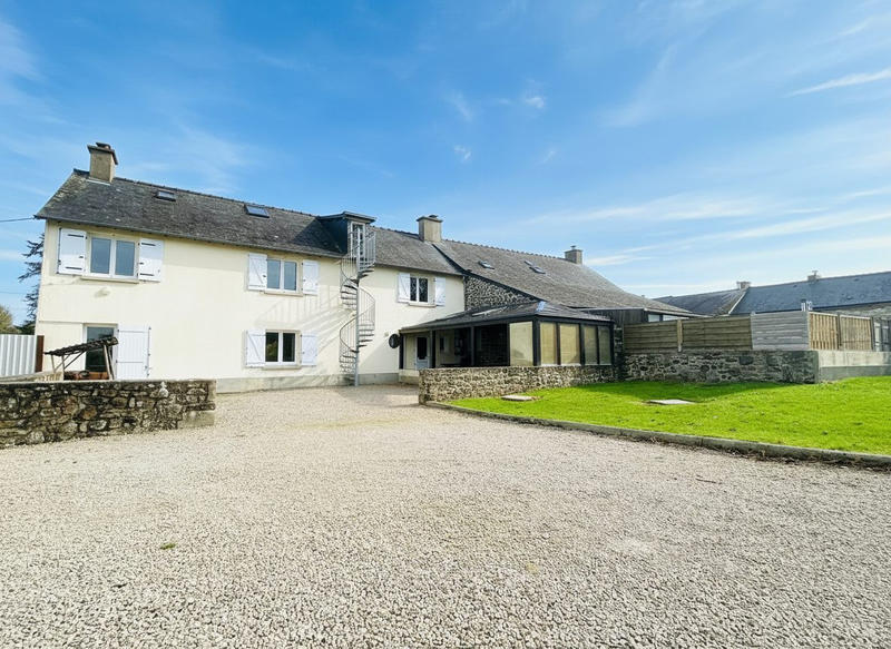 Maison - 600 m² - 29 pièces