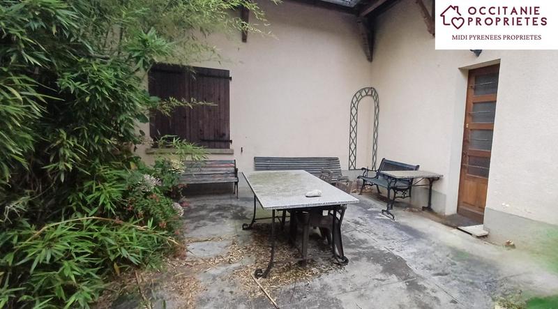 Maison - 263 m² - 9 pièces