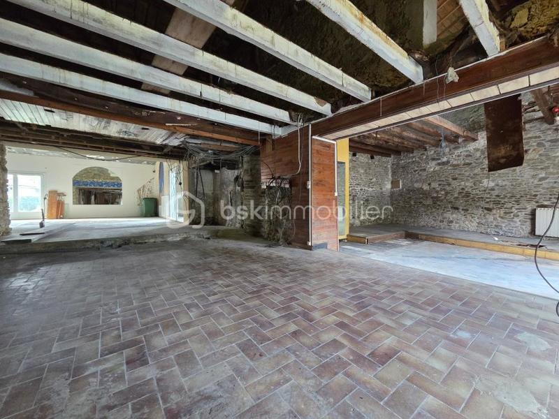 Maison - 300 m² - 5 pièces