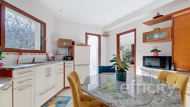 Maison - 168 m² - 7 pièces