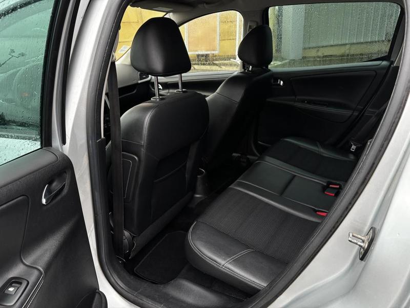 Peugeot 207 Sw 1.4 Vti Premium Outdoor Toit Panoramique + Attelage