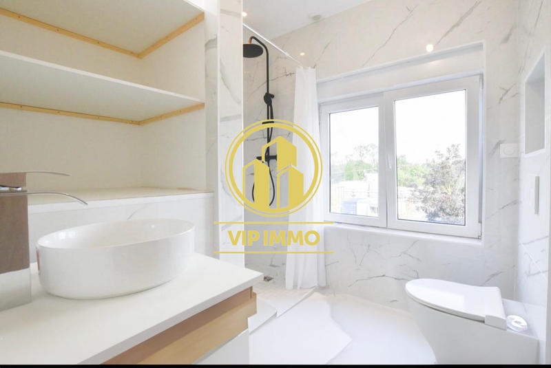 Maison - 90 m² - 7 pièces