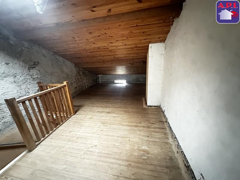 Maison - 216 m² - 8 pièces