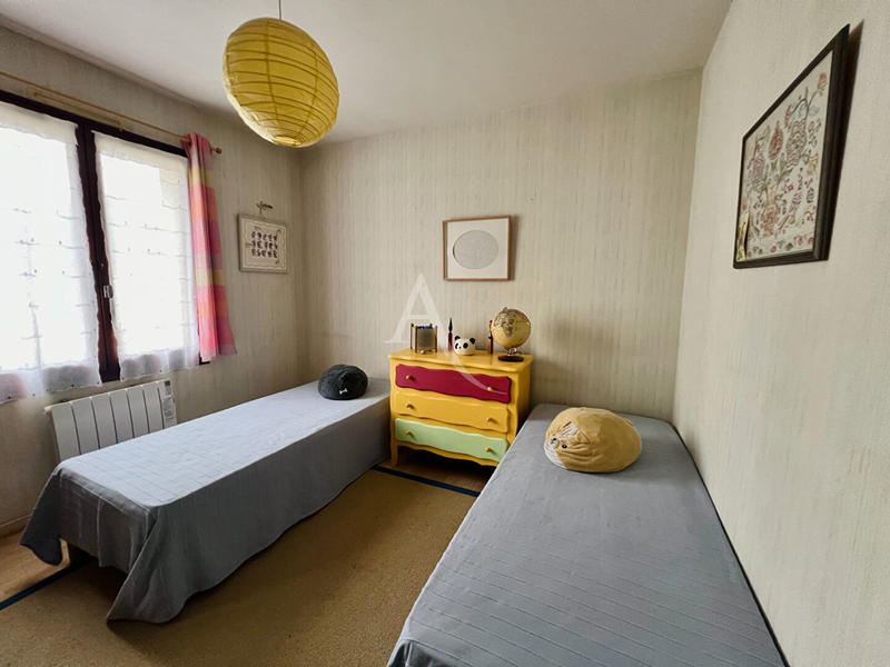 Maison - 181 m² - 9 pièces