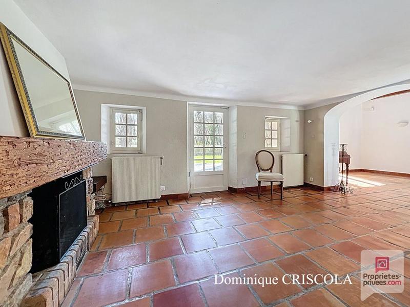 Maison - 300 m² - 12 pièces