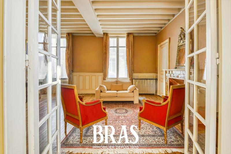 Hôtel particulier - 220 m² - 6 pièces