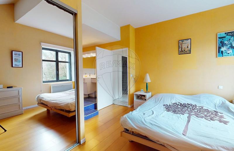 Atelier d'activités - 140 m² - 6 pièces