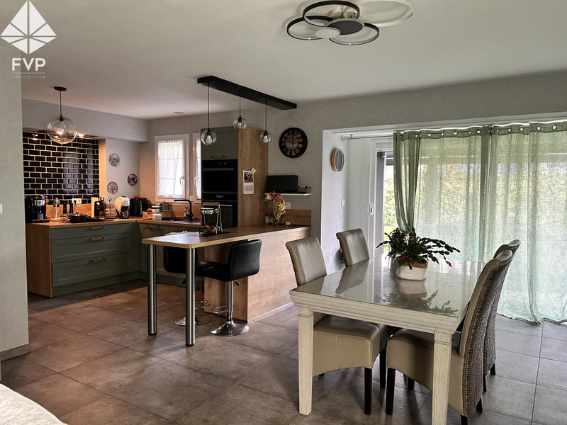 Maison - 110 m² - 5 pièces