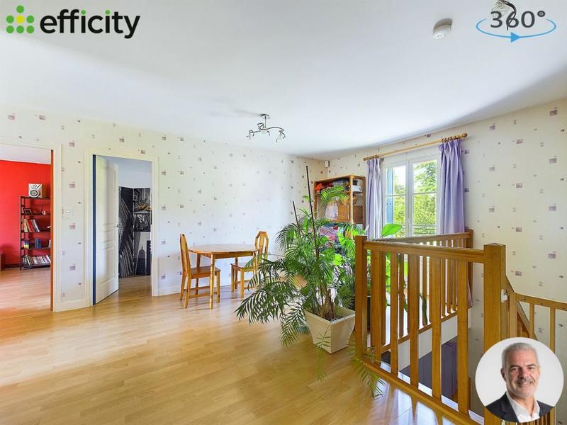 Maison - 290 m² - 8 pièces