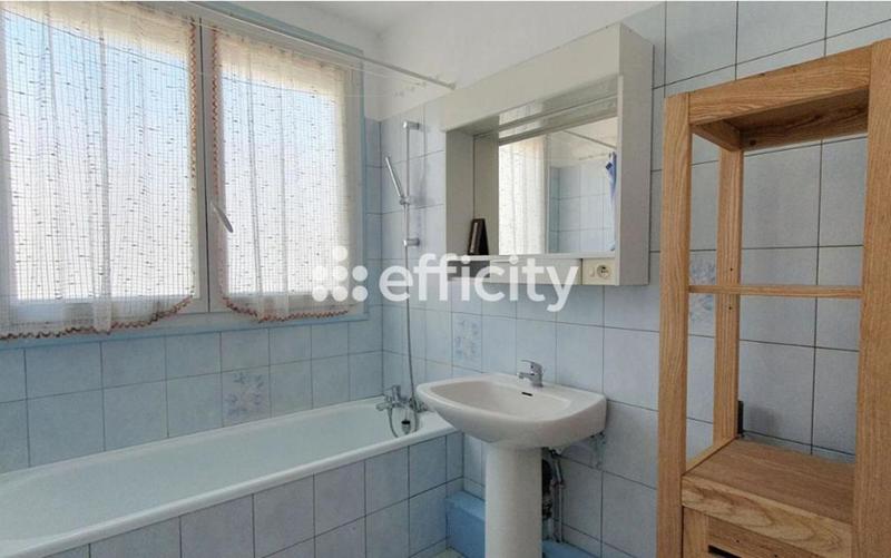 Appartement - 87 m² - 5 pièces