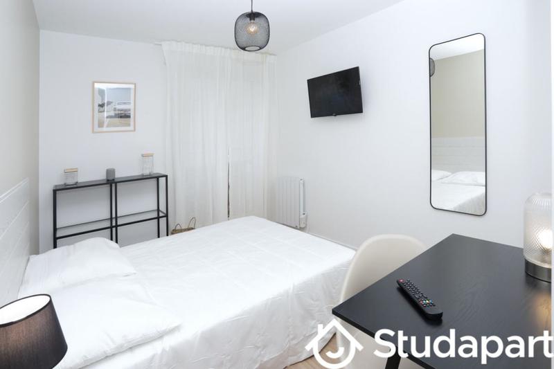 Chambre - 11 m² - 1 pièce