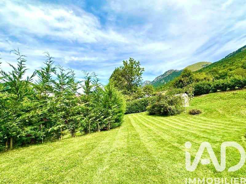 Châlet - 339 m² - 13 pièces