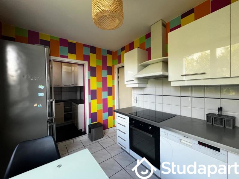 Appartement - 95 m² - 6 pièces