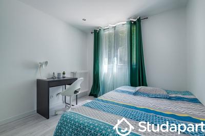 Chambre - 11 m² - 1 pièce