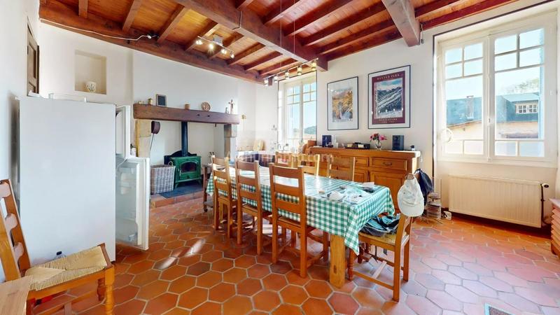 Maison - 147 m² - 6 pièces