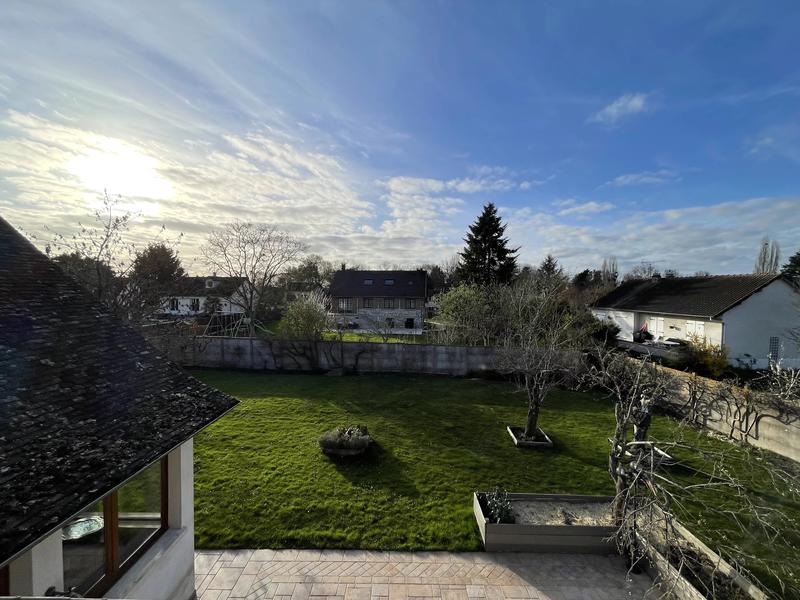 Maison - 285 m² - 9 pièces