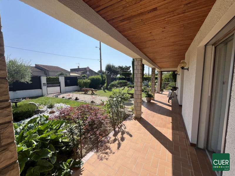 Maison - 245 m² - 9 pièces