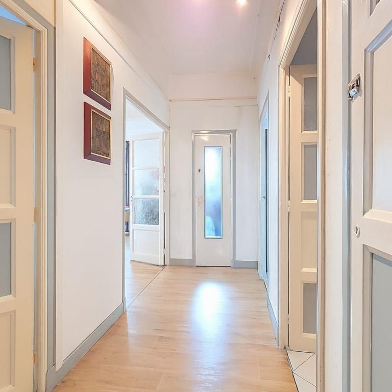 Appartement - 81 m² - 3 pièces