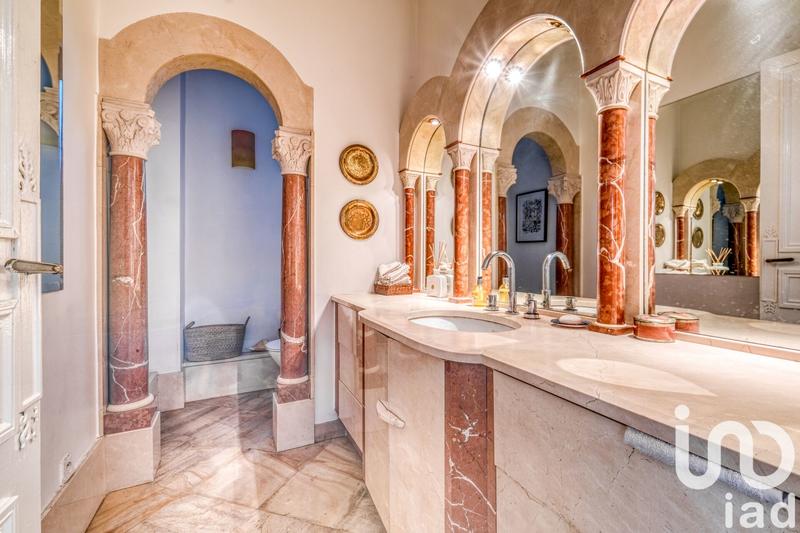 Maison - 431 m² - 9 pièces