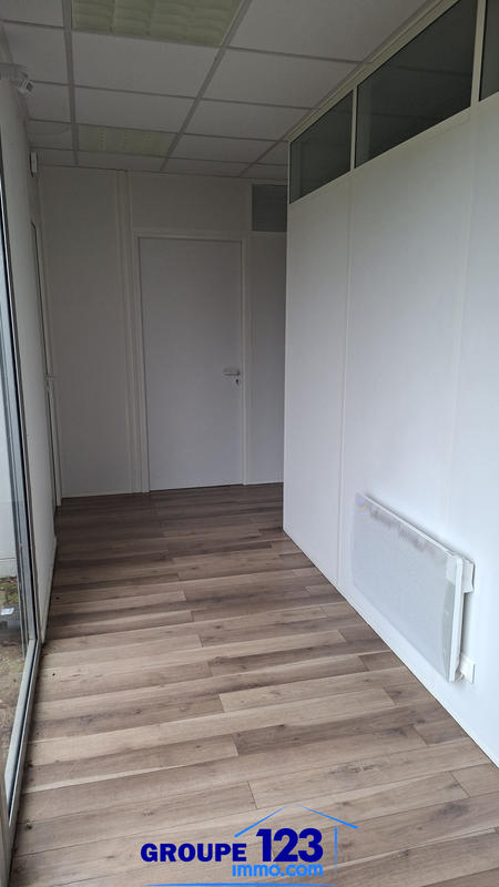 Local commercial - 212 m² - 7 pièces