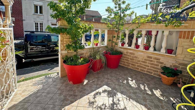 Maison - 327 m² - 15 pièces