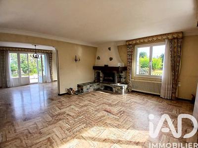 Maison - 207 m² - 11 pièces