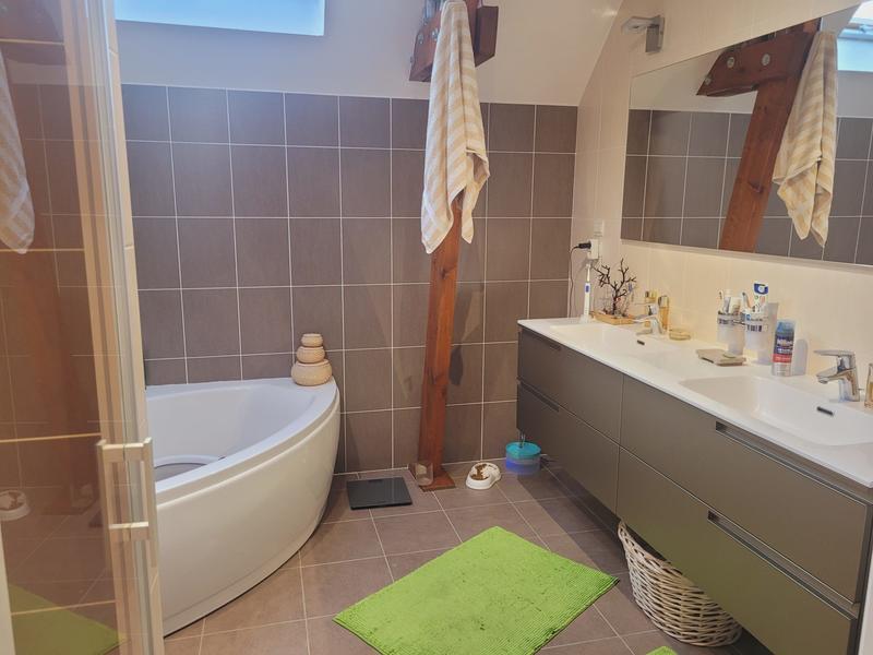 Maison traditionnelle - 180 m² - 6 pièces