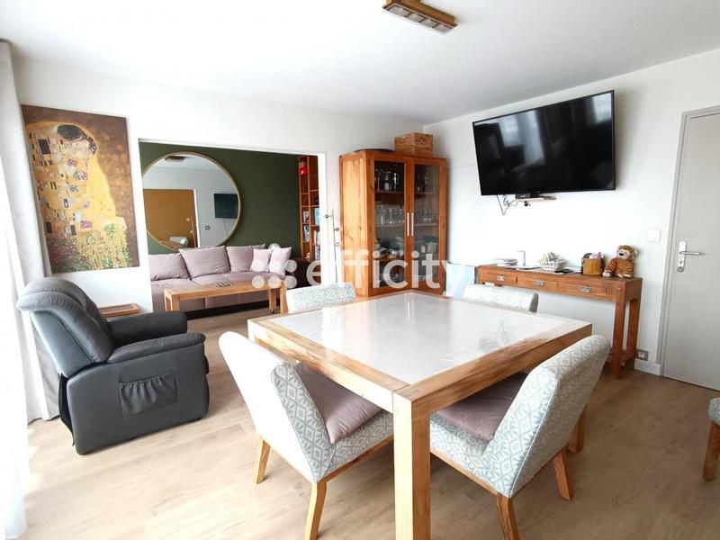 Appartement - 94 m² - 5 pièces