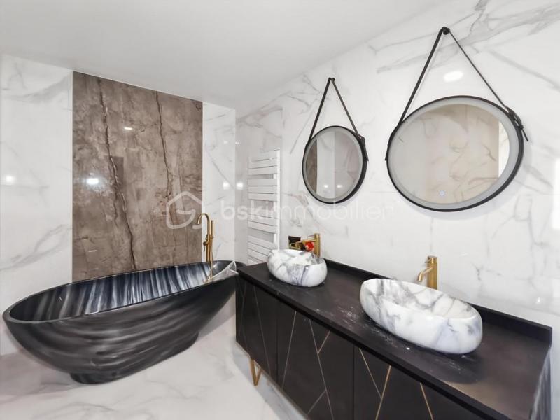 Maison - 159 m² - 6 pièces