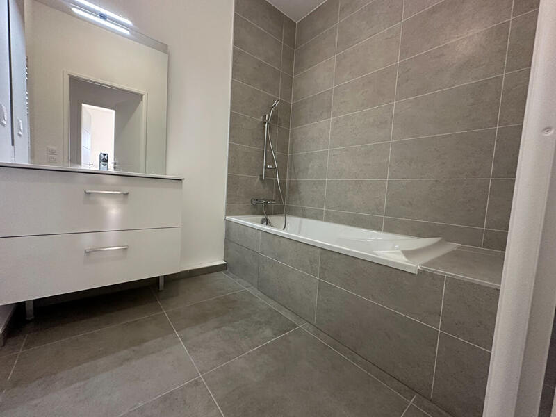 Appartement - 82 m² - 3 pièces