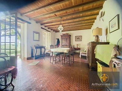 Maison - 96 m² - 5 pièces